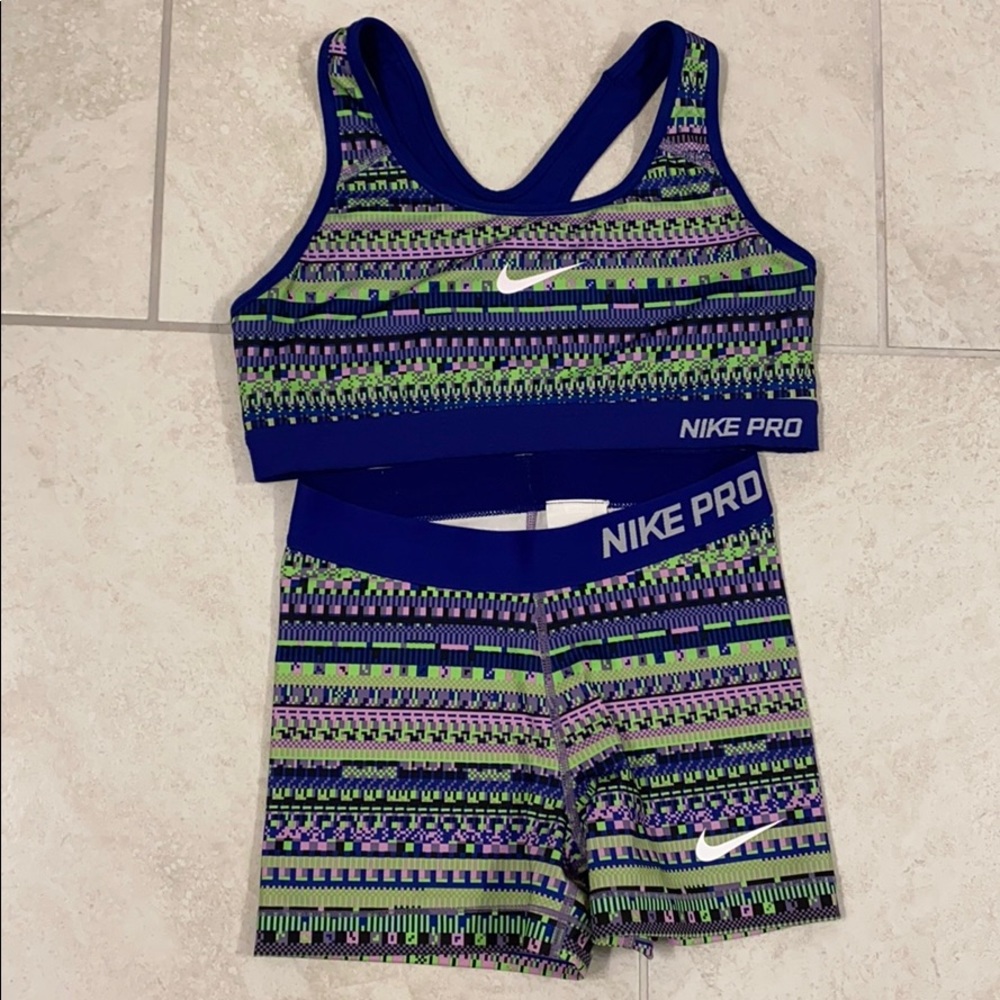 Nike Pro sports bra (M) and shorts (S) set